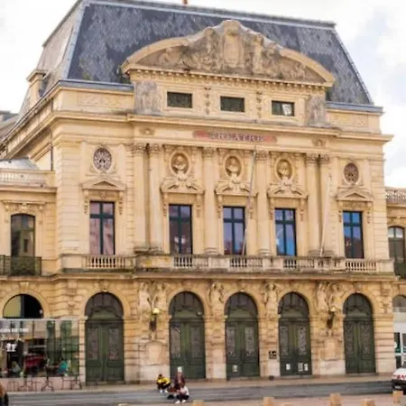 Maison En Triplex Au Centre-ville De *